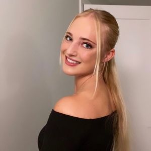 Meet your Posher, Dana